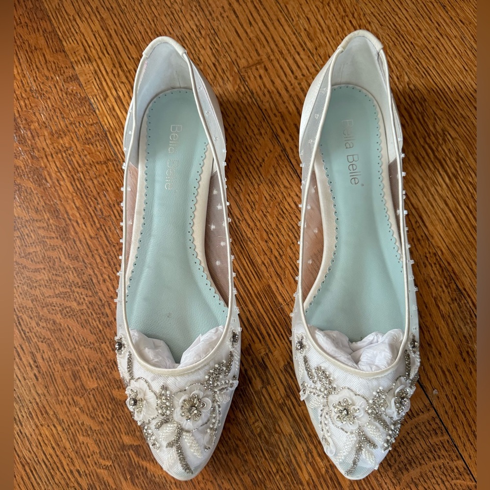 Used - Bella Belle White Embellished Flats